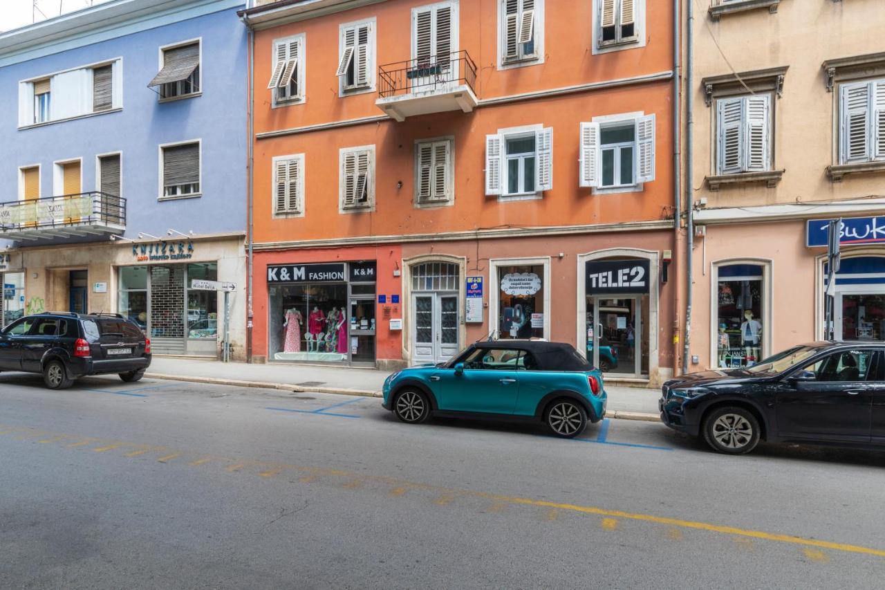 Deluxe Rooms And Apartments Korzo Pula Exterior photo