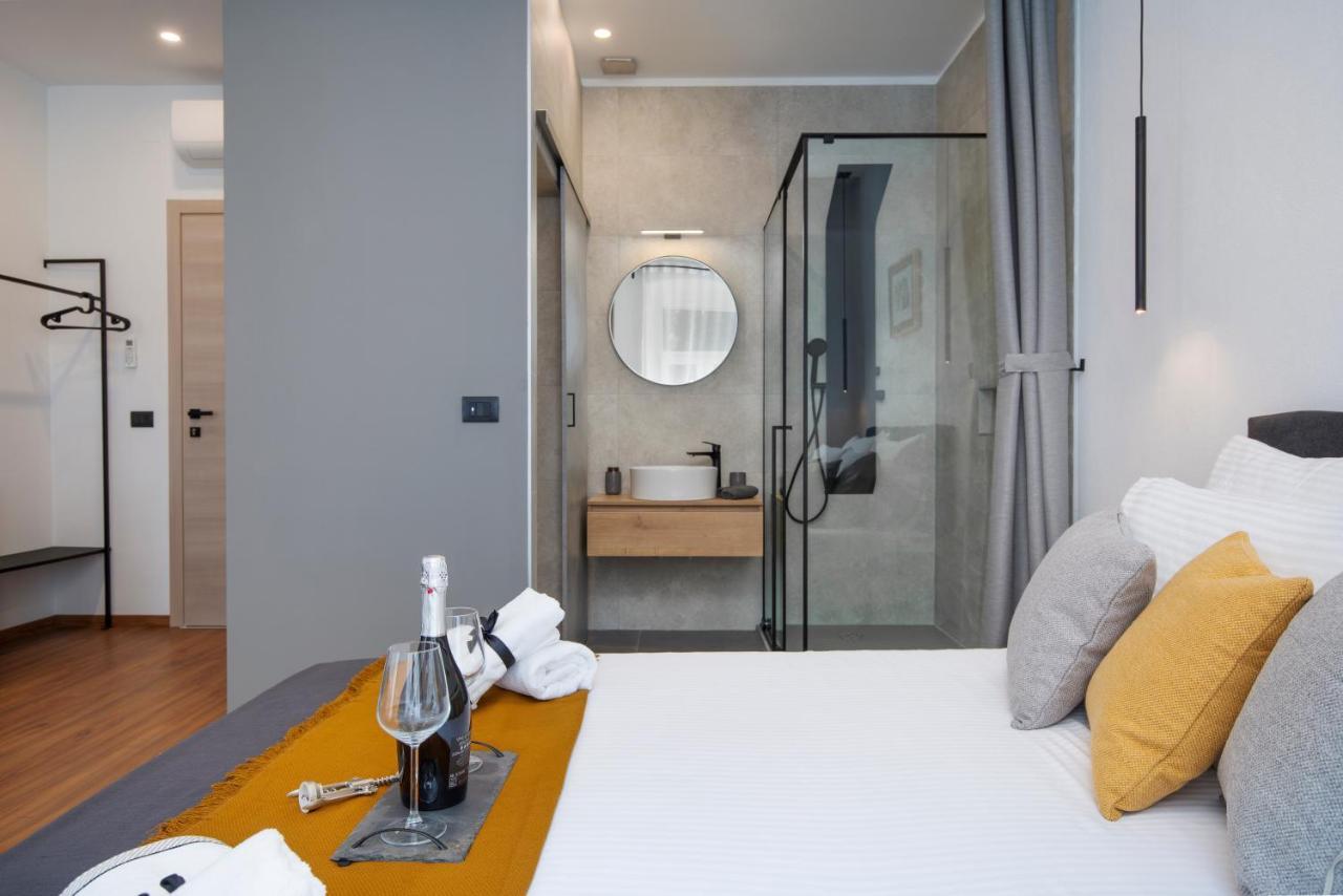 Deluxe Rooms And Apartments Korzo Pula Exterior photo